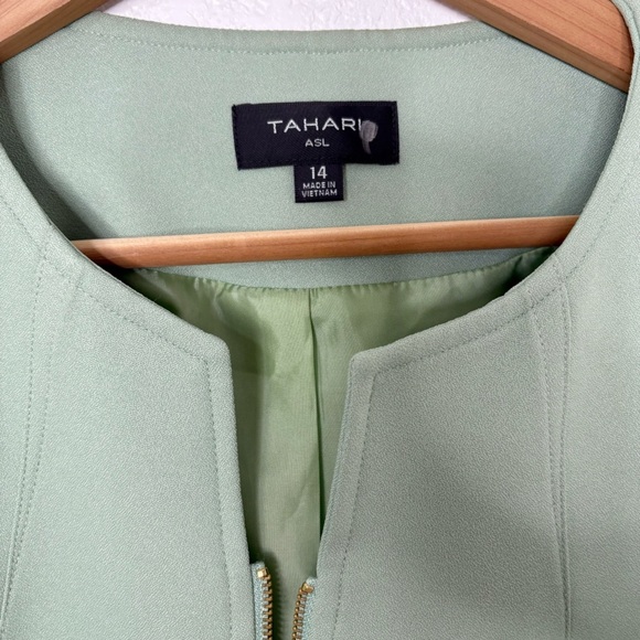 TAHARI • Mint green zip up blazer jacket - Picture 2 of 5